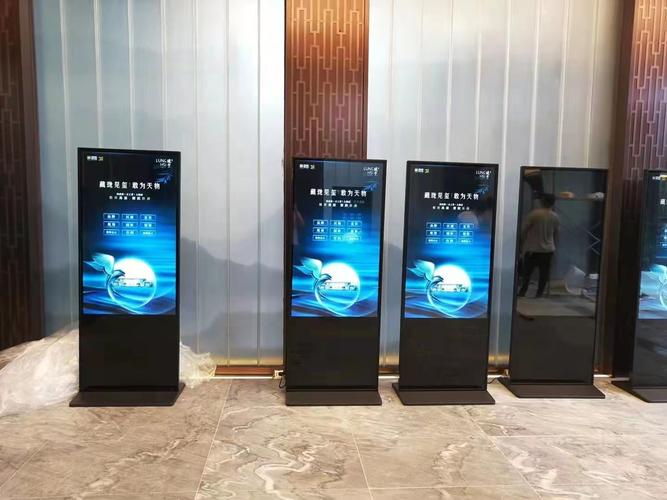 32英寸立式廣告機(jī)的屏幕可視區(qū)域解析